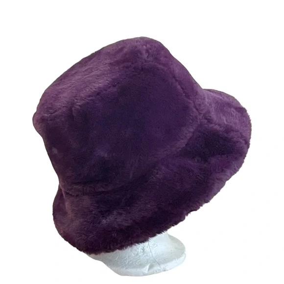 NWOT Trending Faux Fur Bucket Hat Wine Purple Warm Fuzzy Fluffy Winter Hat - Picture 3 of 4